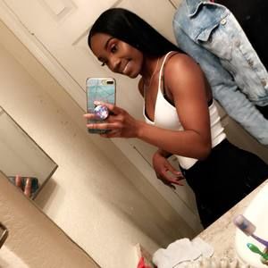 Meet your Posher, De'lexis